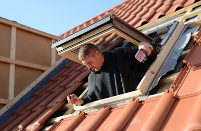 Pose de fenêtres de toit Velux à Ledringhem